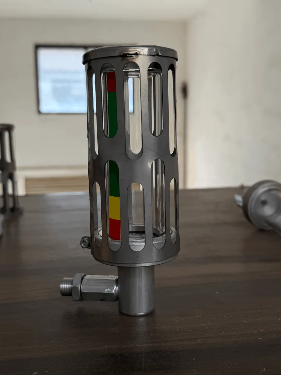 Constant Level Oiler side view for industrial lubrication applications